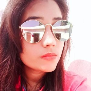 Meet your Posher, Dolly